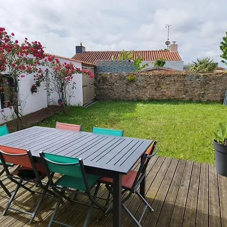 بيت للعطل Maison Au Calme Avec Jardin - Wifi لي سابلِ دولونْ