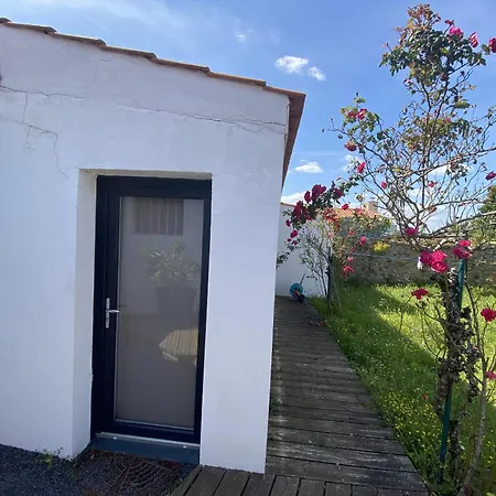 Maison Au Calme Avec Jardin - Wifi لي سابلِ دولونْ